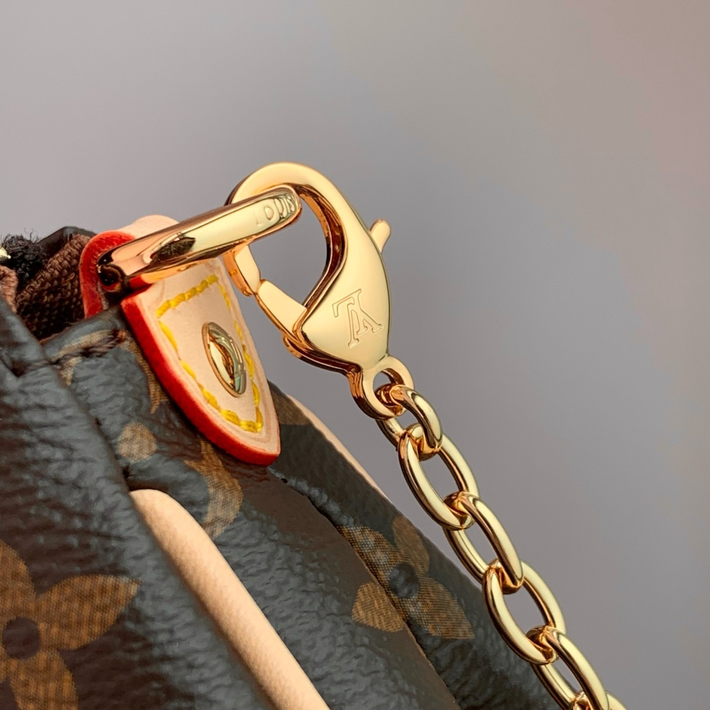Louis Vuitton Pochette Eva