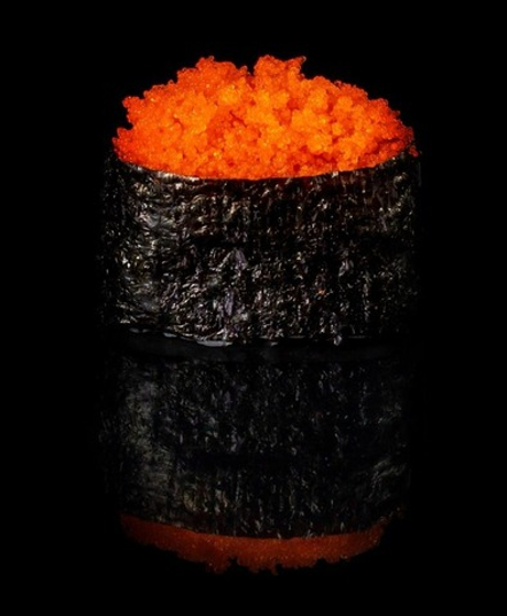 Гункан с икрой тобико