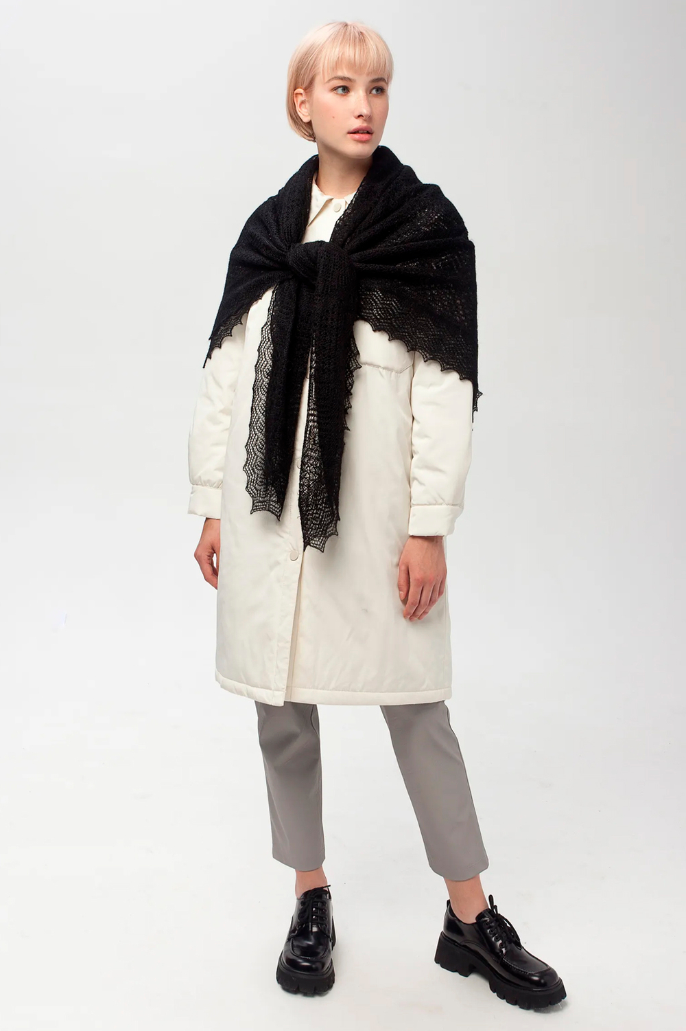 Оренбургский пуховый платок с шелком АШ140-07 черный