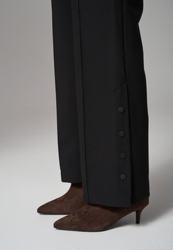 Брюки прямые с кнопками черные