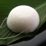 Спонж конняку для умывания Grace Day Konjac sponge - белый