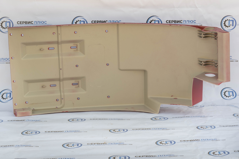 Брызговик кабины задний левый SHACMAN X3000 красного цвета