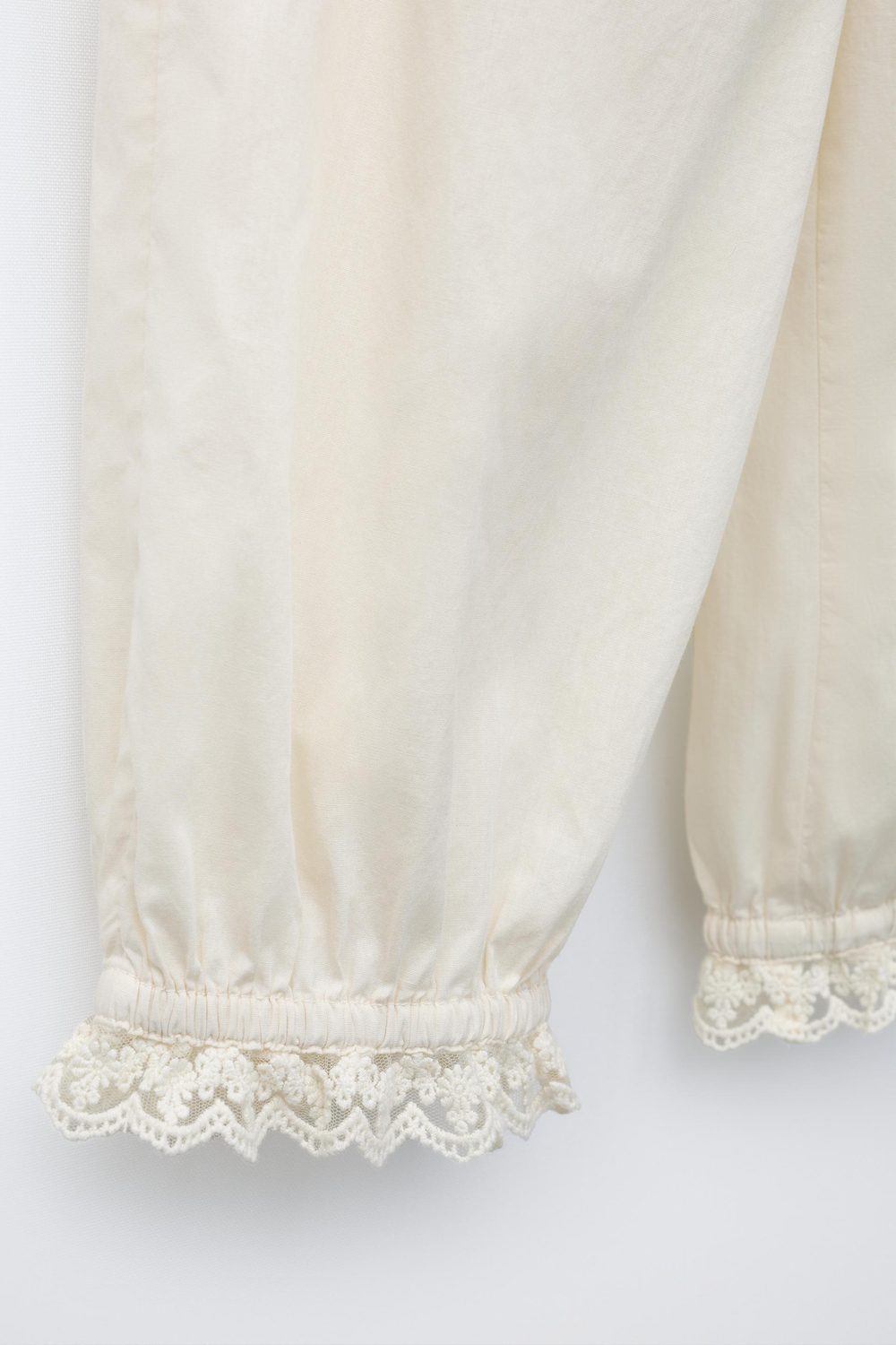 ZARA БРЮКИ С КРУЖЕВОМ, ЭКРЮ