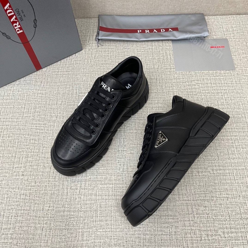 Кроссовки Prada