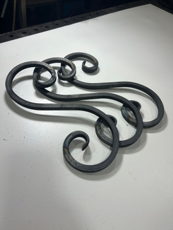 Кованый элемент волюта 130х330мм квадрат полнотелый 12х12мм