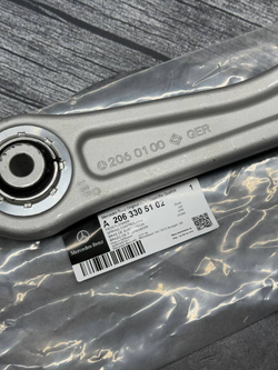 Рычаг поперечный Mercedes-Benz A2063305102