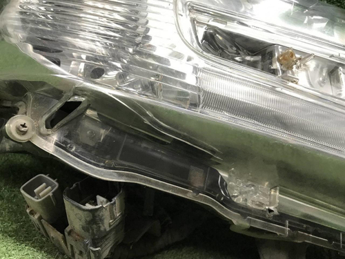 Битая Фара правая Land Cruiser 200 (2015-2021) LED