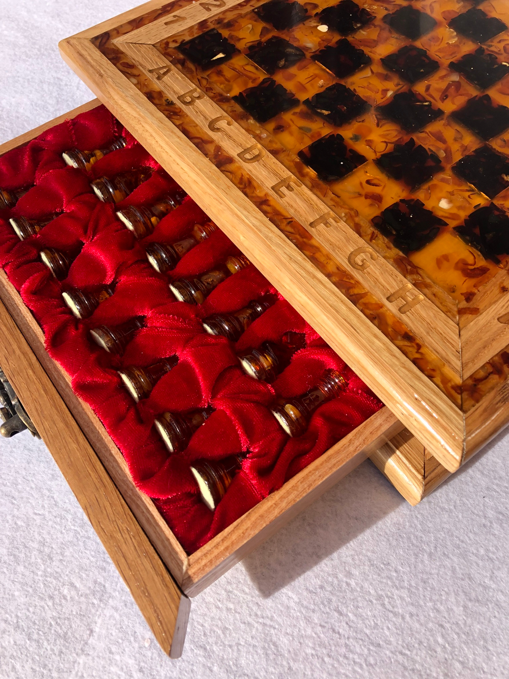 Ларец с шахматами мини 29*29*6 см (дуб)
