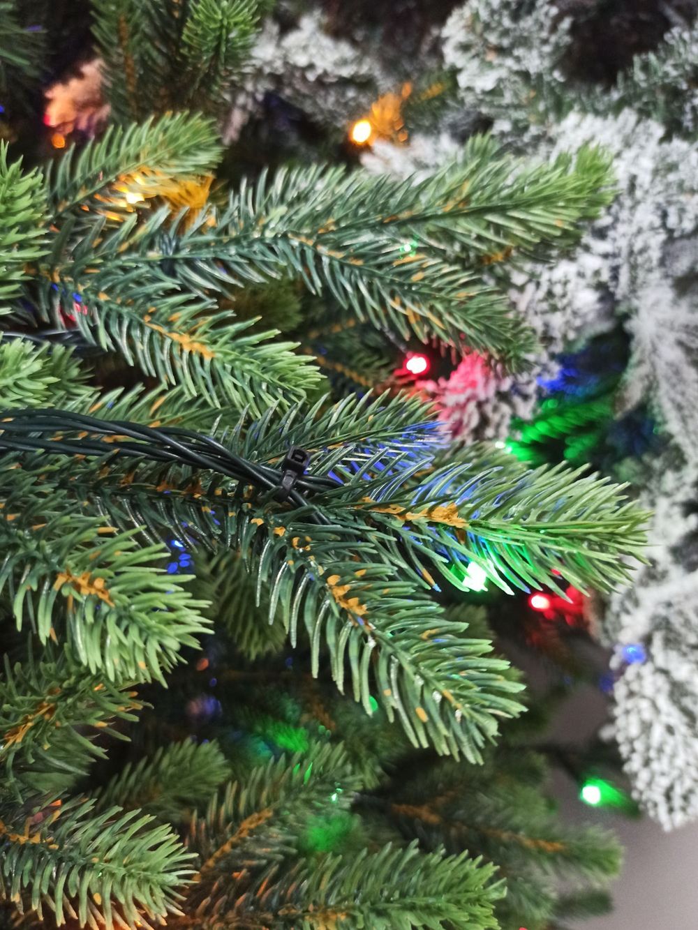 Елка с гирляндой 2в1 «Венецианская» (Литая+пвх) 270 см / 2,7 м