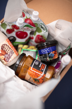 Набор продуктов APICO BOX №7 "Из Сибири с любовью", подарочный набор из 9-ти продуктов из Сибири, Новогодний подарок