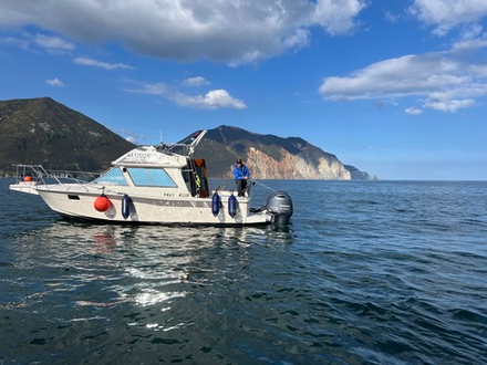 Морская рыбалка на катере.