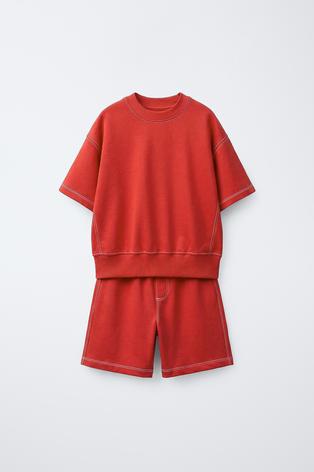 ZARA КОМПЛЕКТ ИЗ ФУТБОЛКИ И ШОРТОВ ИЗ ФУТЕРА С ОТДЕЛОЧНОЙ СТРОЧКОЙ, КРАСНЫЙ