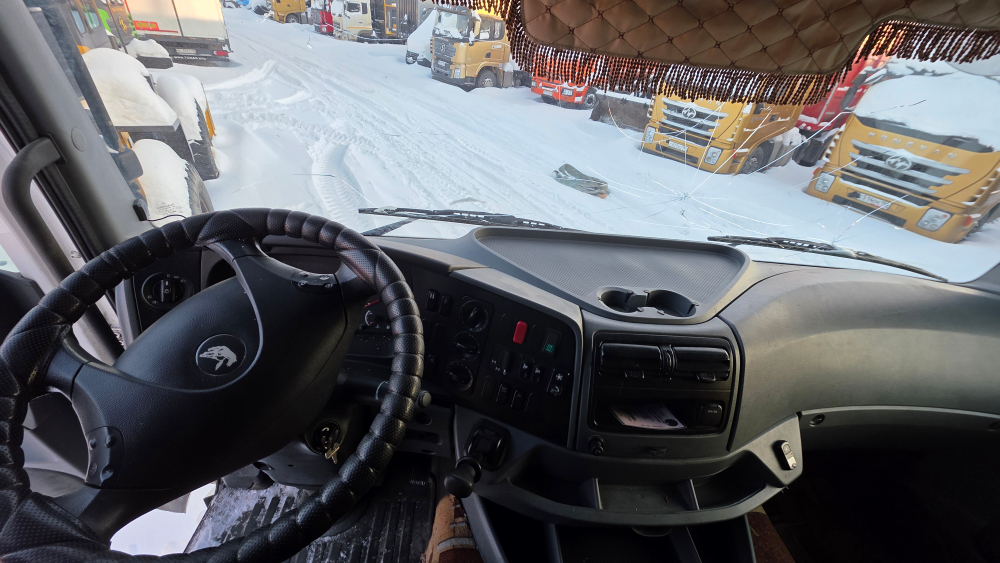 КамАЗ 65206 6x4 Седельный тягач 65206-T5 (Дизельный, 12,0 л, 428 л.с., МТ)