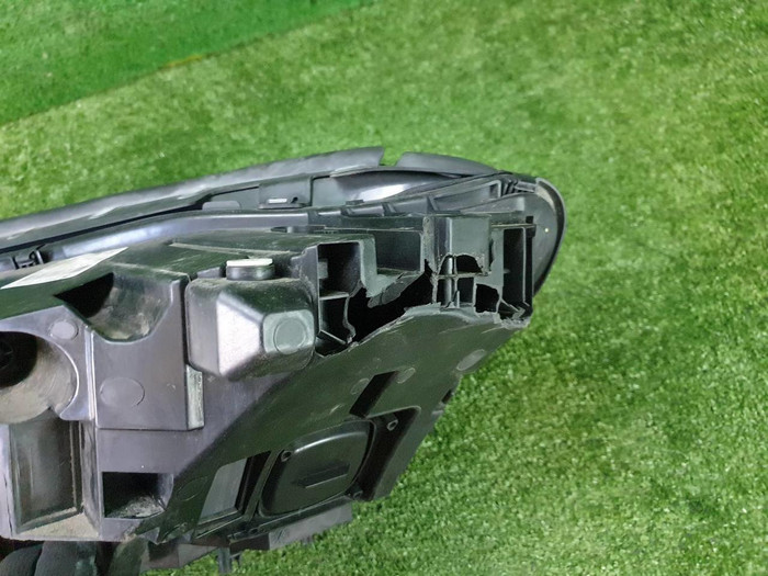 Битая Фара правая Mercedes S W222 (2013-2017) LED