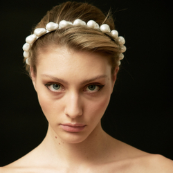 Ободок тонкий с жемчугом борокко