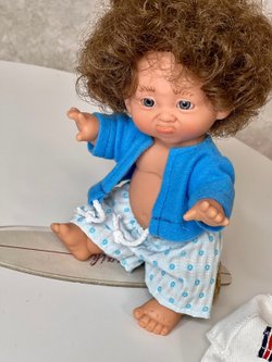 Кукла LAMAGIK виниловая 18см Gestitos Surfero (403A1)