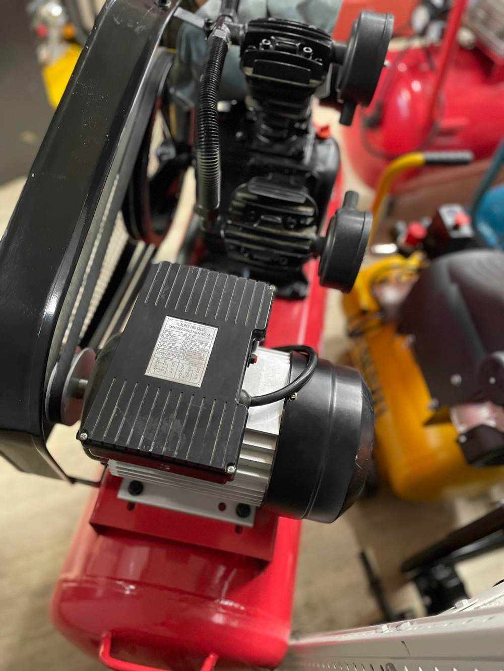 Компрессор воздушный МТХ КР3000/100, ременный привод