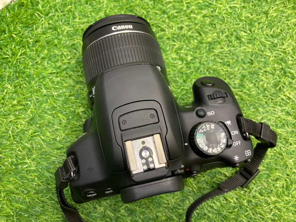 Canon 650D kit 18-55mm IS II 8.000 кадров