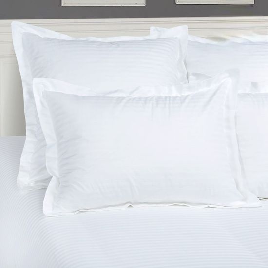 Двуспальный с европростынёй комплект постельного белья Белый Страйп-сатин