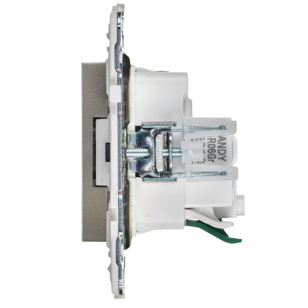 SKANDY Розетка с заземлением с защитными шторками 16А безвинтовое крепление SK-R06Sh шампань IEK