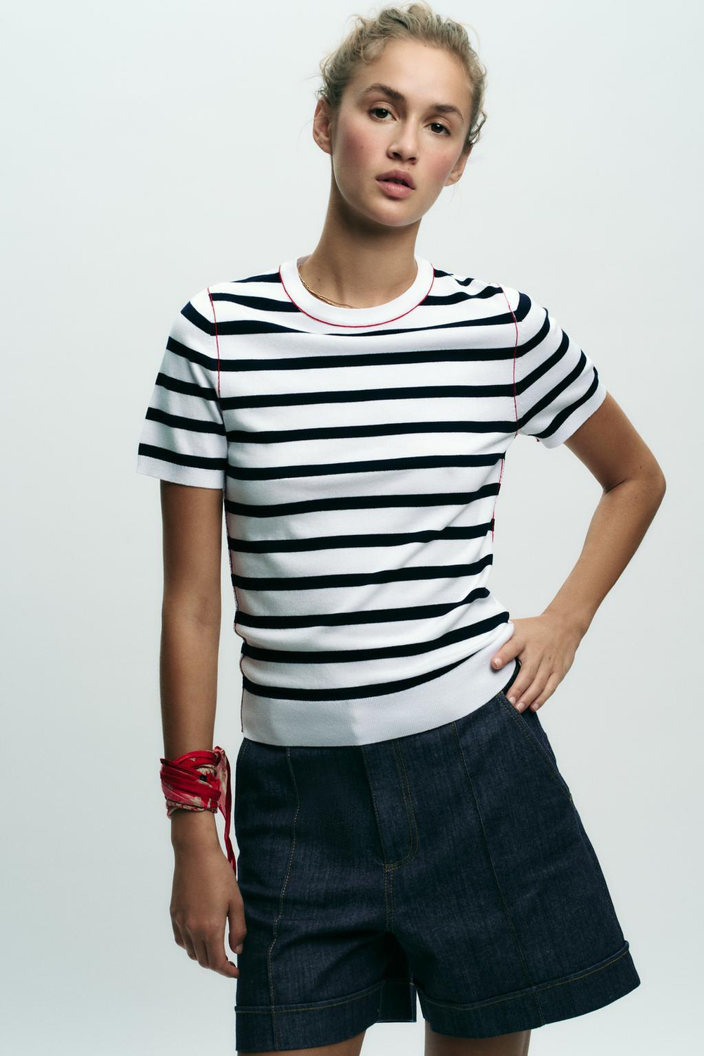 ZARA ТРИКОТАЖНЫЙ ТОП С КОРОТКИМИ РУКАВАМИ И ОТДЕЛКОЙ, ПОЛОСКИ