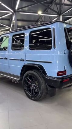 Mercedes  в виниловую пленку Carbins Demini Blue RG-10N