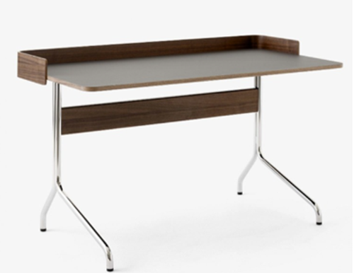 & Tradition - стол  Pavilion AV17 (орех)