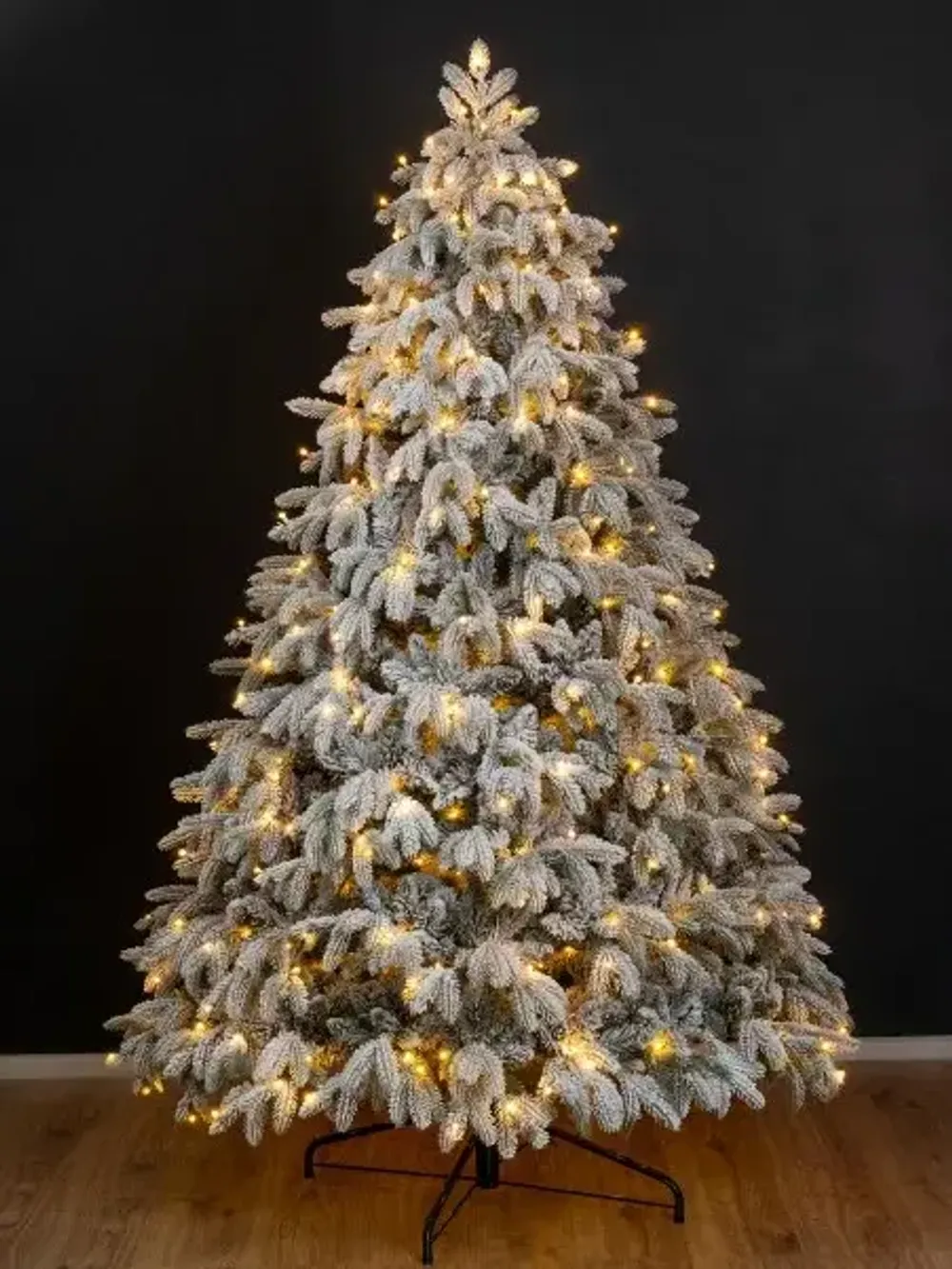 Заснеженная елка с гирляндой «Камчатская» теплый свет (Литая+пвх) 3 м