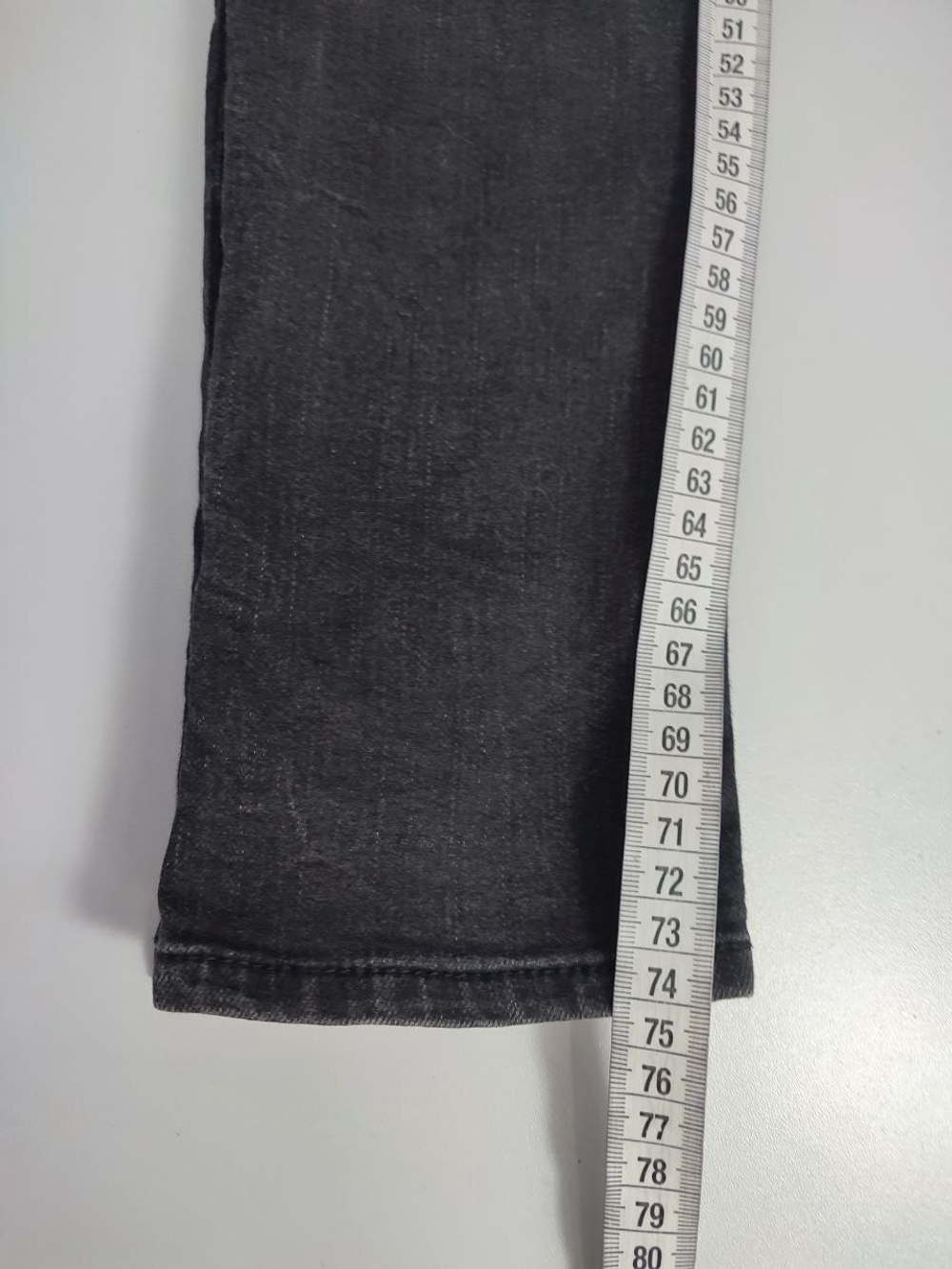 Джинсы темные 40 размер