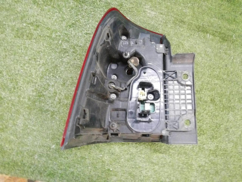 Фонарь правый внешний Toyota Land Cruiser 200 (2012-2015)