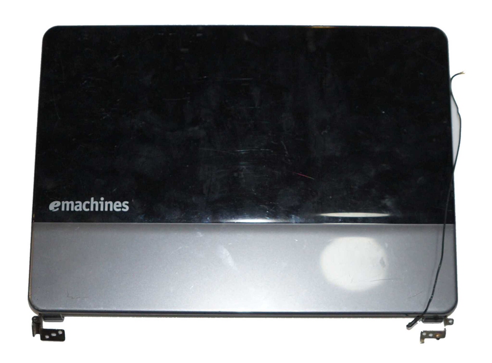 Корпус верхняя часть (крышка матрицы) ноутбука Emachines D640 D640G, P/N: TSA604GW030021, б/у.