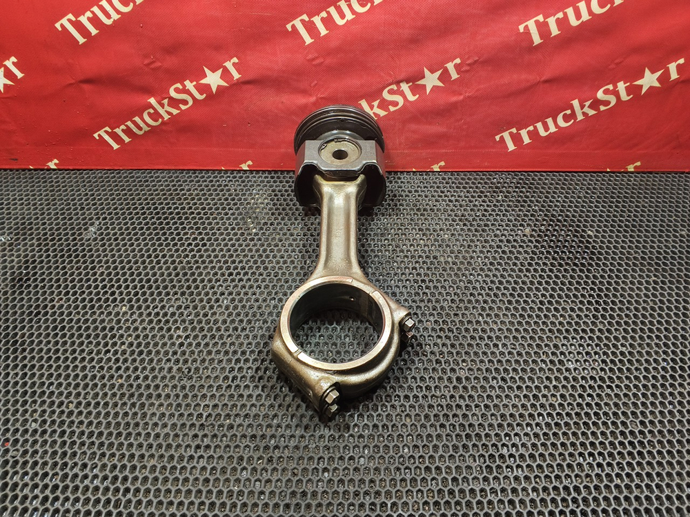 Поршень с шатуном