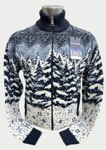 Кофты на замке