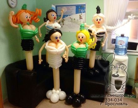 Женский батальон, фигура из шаров