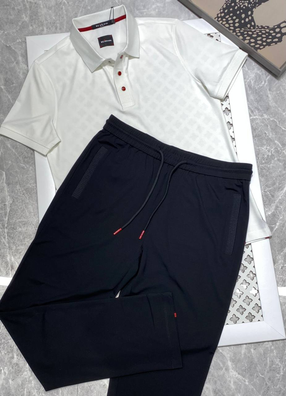 Прогулочный костюм Kiton