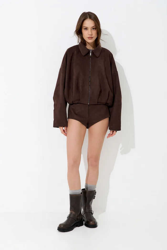 Куртка с защипами из экозамши цвета шоколад