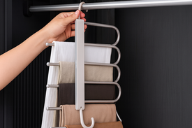 Гардероб будущего: Вешалка-трансформер как способ увеличить шкаф в 5 раз