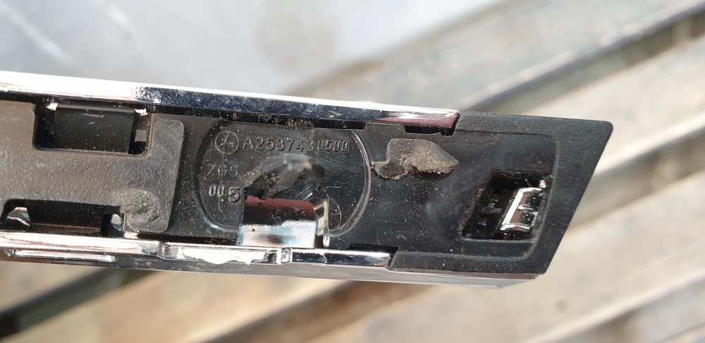 Молдинг крышки багажника Mercedes GLC (C253) 16-нв Б/У Оригинал A2537430500