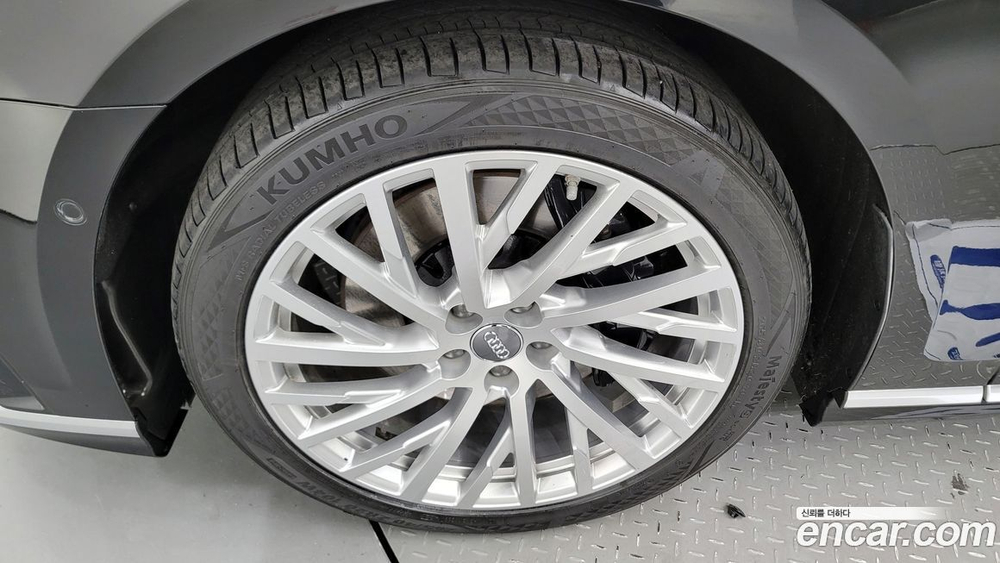 Audi A8 (D5) 55 TFSI Quattro LWB (12.2019)
