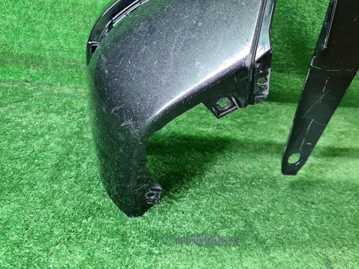 Бампер передний Toyota Land Cruiser 300 (2021-н.в.)