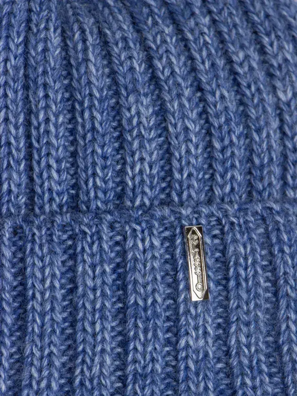 Шапка для мальчика с козырьком на осень