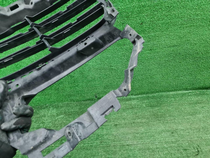 Решетка перед. бампера Porsche Cayenne 958 (14-18)