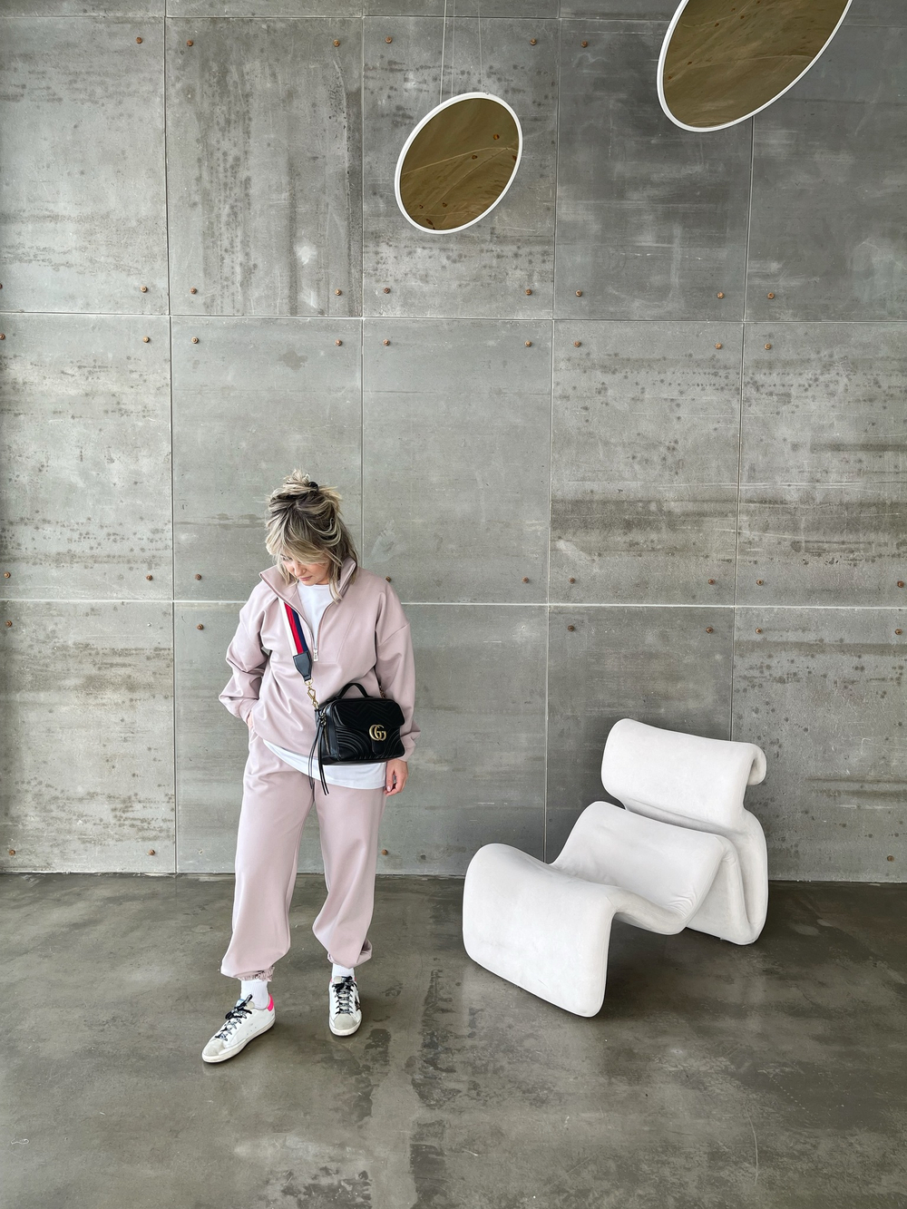 Костюм с поло пудра