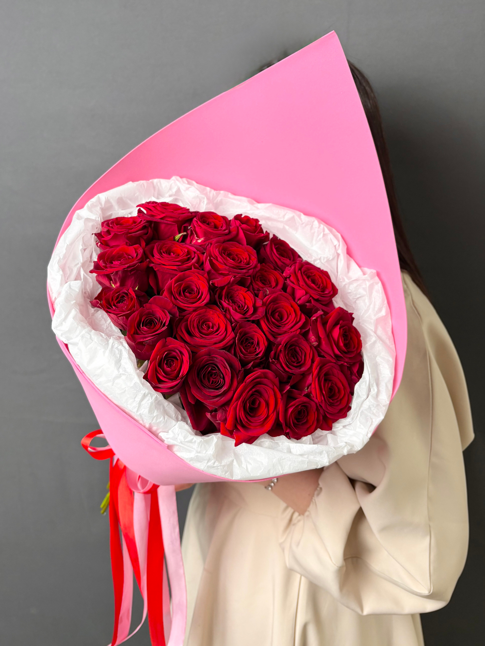 25 красных роз 50 см