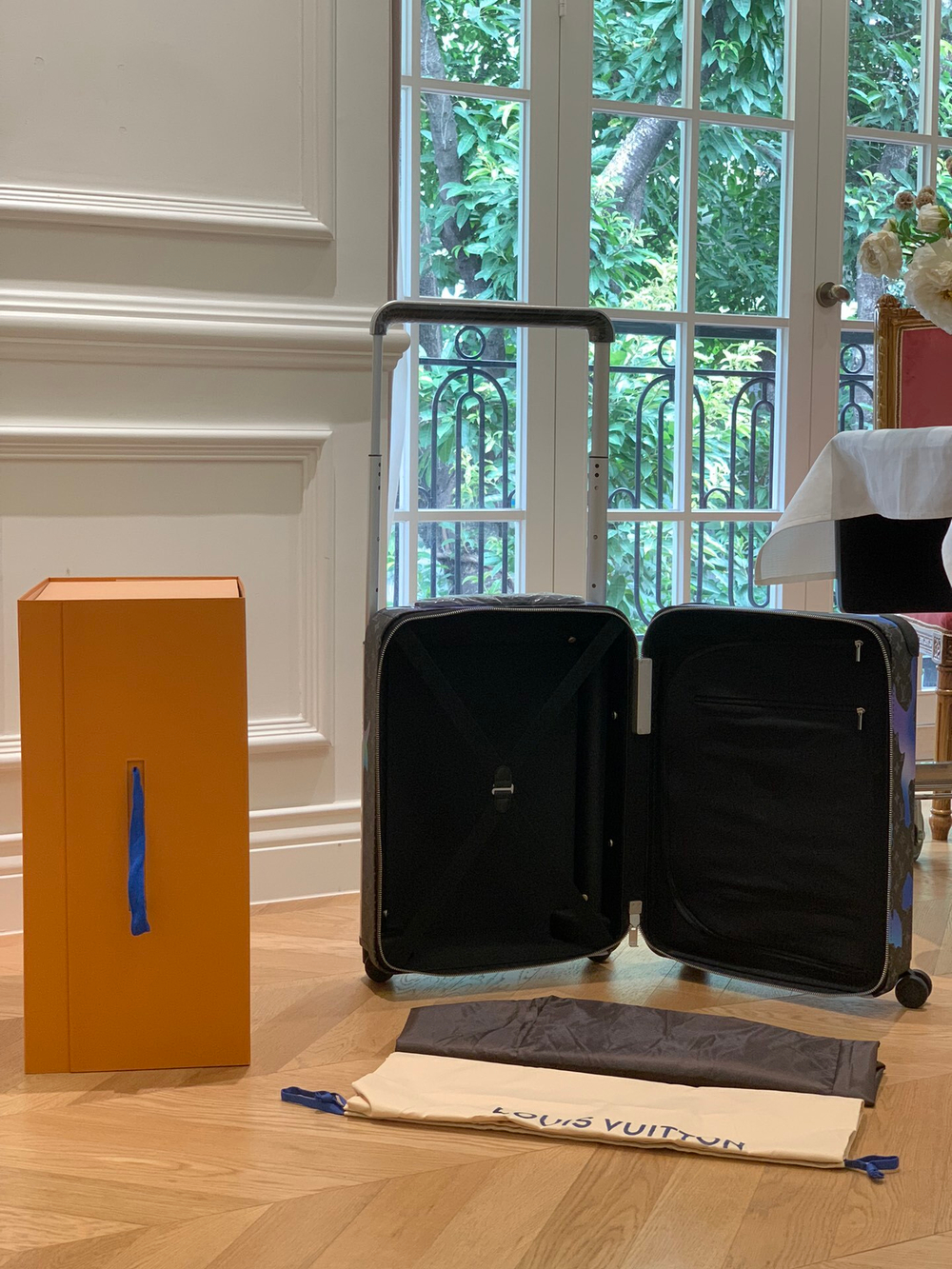 Louis Vuitton Horizon 55 Suitcase