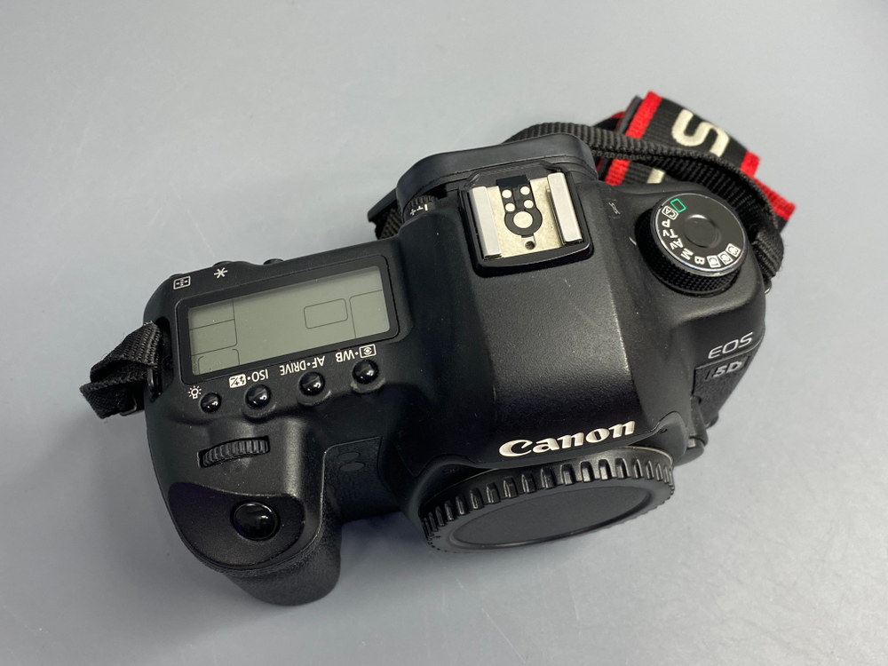 Canon EOS 5D Mark II 31.000 кадров