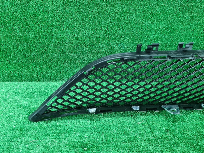 Решетка переднего бампера Mercedes Е W212 (2013-2016) AMG