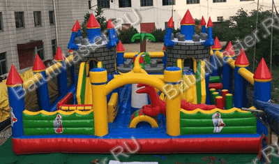 Большой надувной батут "Средневековье" 20*20*5 м