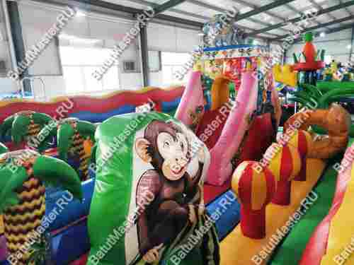 Коммерческий надувной батут "Сафари приключения" 8*5*2,8 м
