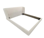 Двуспальная кровать с широким изголовьем Reeves